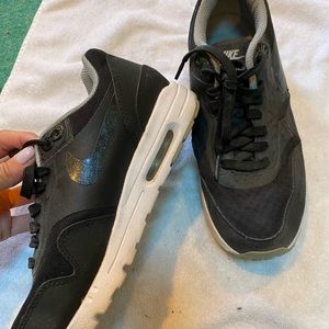 Nike air max black sneakers